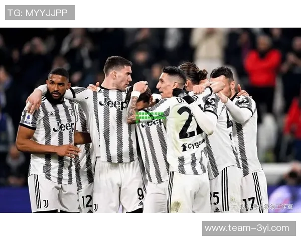 尤文图斯和多特蒙德关注拜仁18岁边锋利奇纳合同明夏到期情况