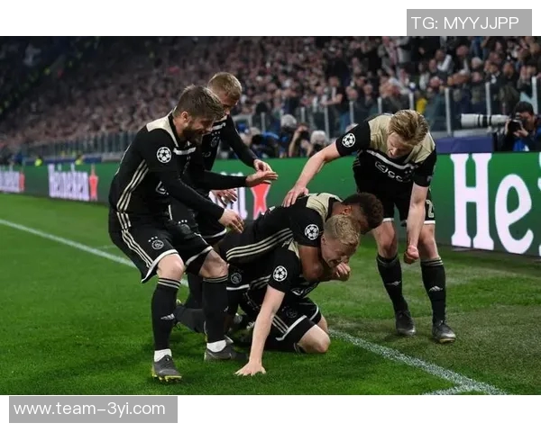 阿贾克斯宣布小克鲁伊夫回归任技术总监并有望成为法定董事